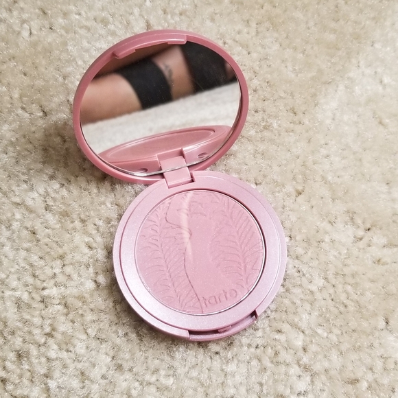 SOLD Makeup Bundle | Tarte Bare Minerals Boxom - Picture 2 of 8